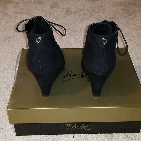 Black suede ankle boots - Picture 3 of 4